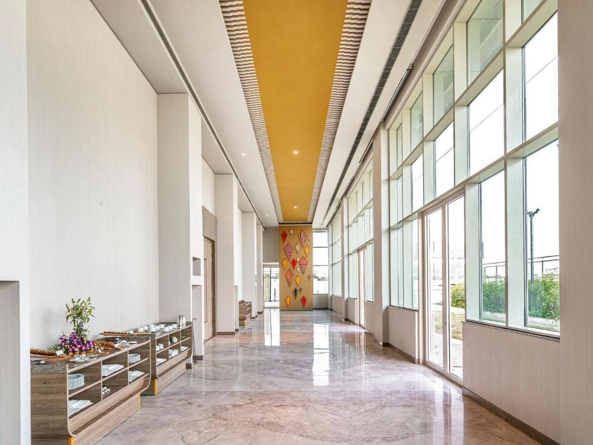 Grand Mercure Ahmedabad Gift City - An Accor Hotels Brand Гандинагар Экстерьер фото